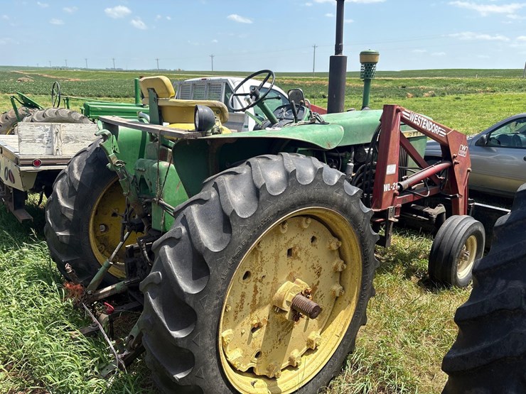 john-deere-3020-image-14