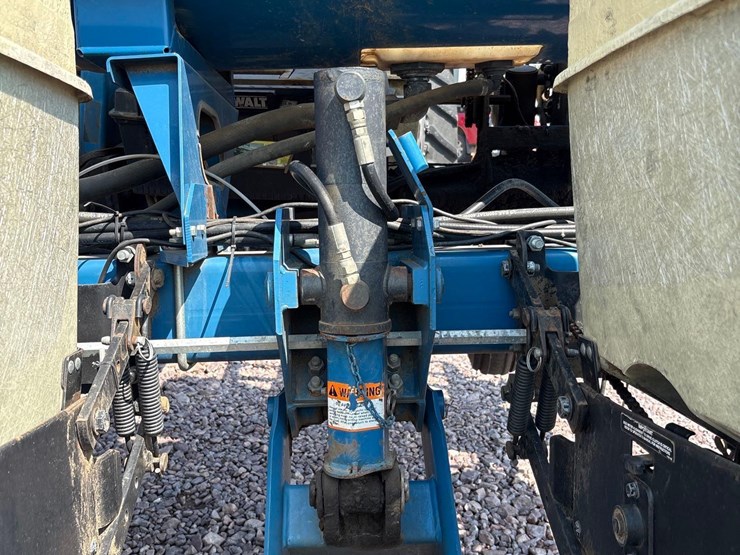 kinze-2210-image-26