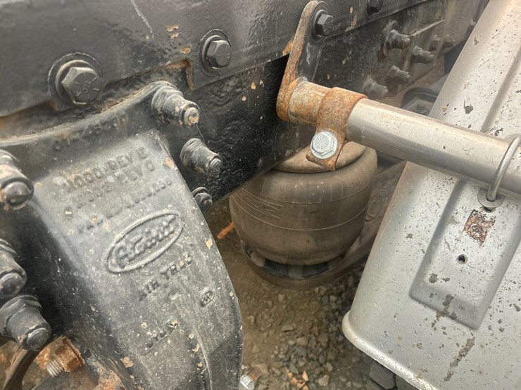 2005-caterpillar-c13-image-24