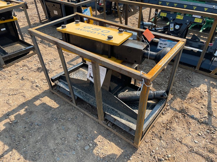 #18339-•-unused-2026-agt-skid-steer-breaker-attachment-(princeton,-mn)-image-2