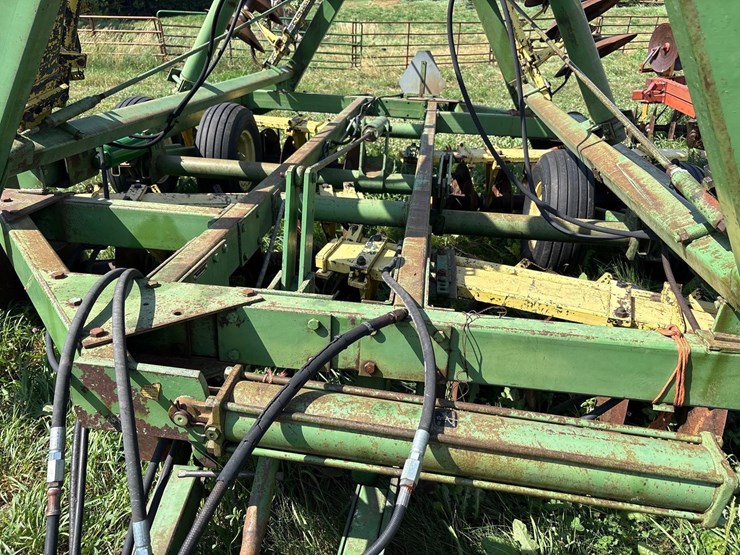 john-deere-230-image-14
