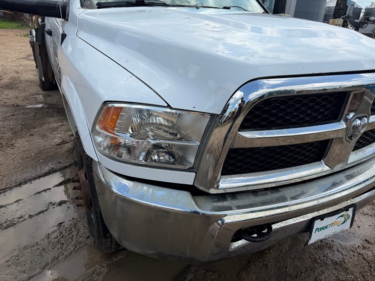 2014-dodge-3500-image-28