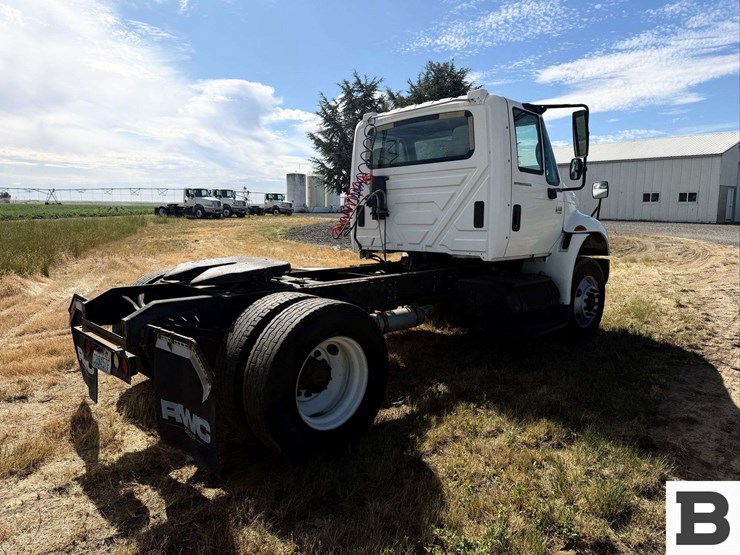 2006-international-durastar-4400-image-7