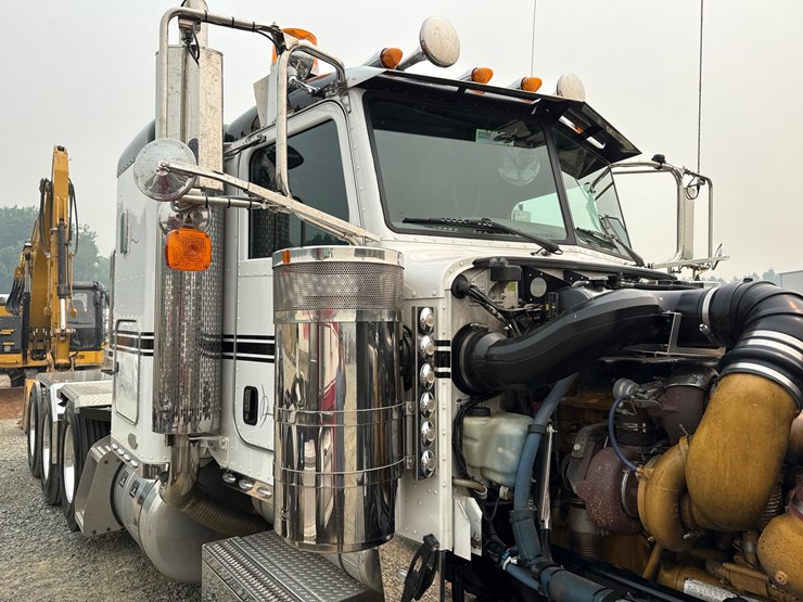 2007-peterbilt-379-image-38