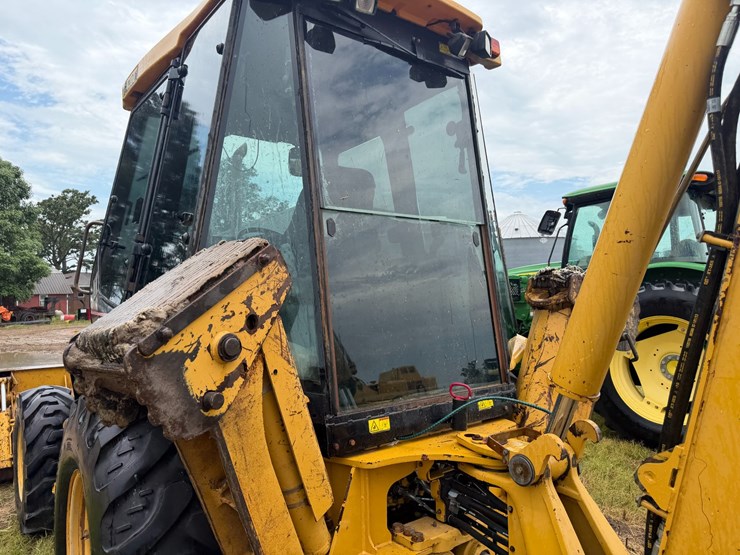 2006-caterpillar-420d-image-46