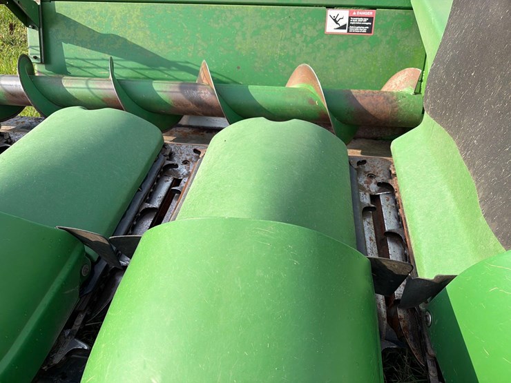 john-deere-8row30-corn-head-image-18