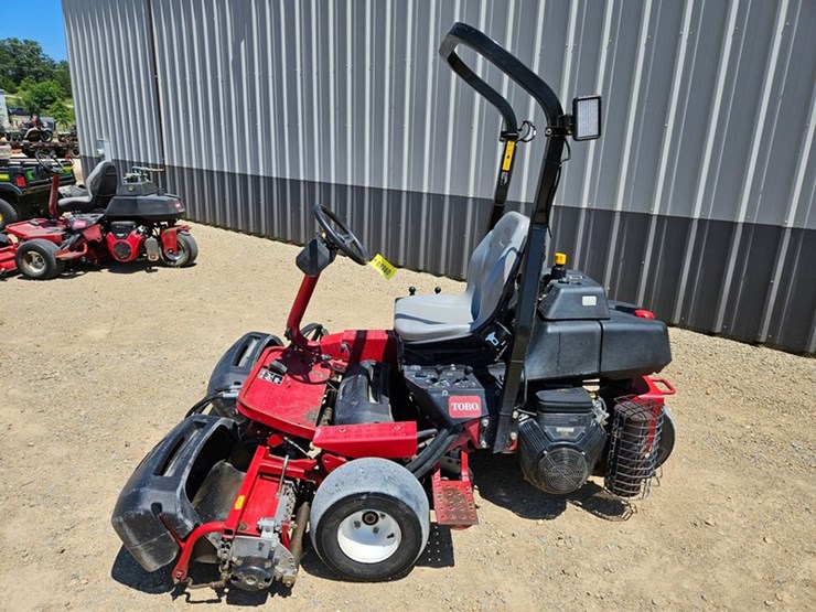 2016-toro-greensmaster-3150-image-2