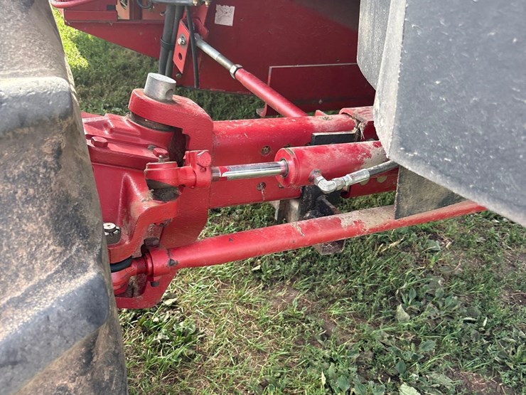 2006-international-2388-axle-flow-combine-image-27