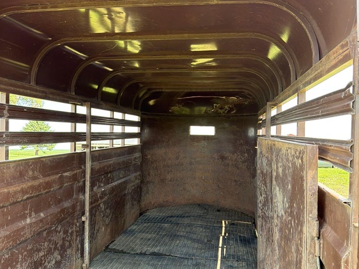 1984-circle-j-6ft-x-16ft-bumper-hitch-livestock-trailer-image-26