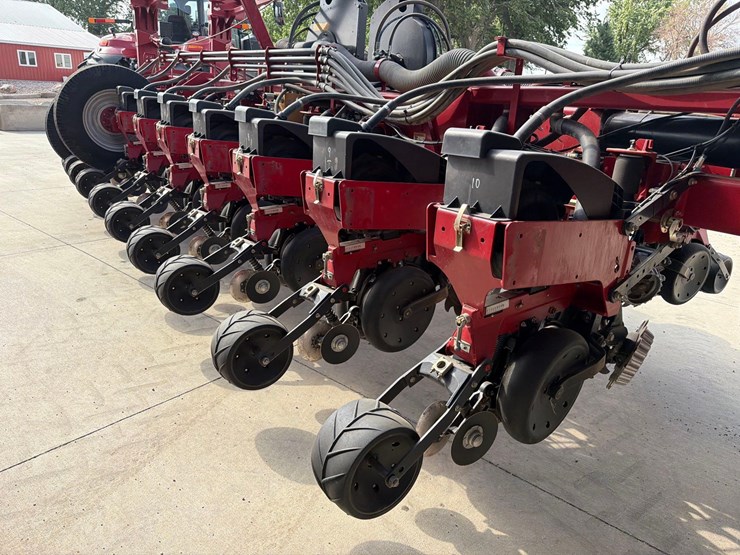 2012-case-ih-1250-image-23