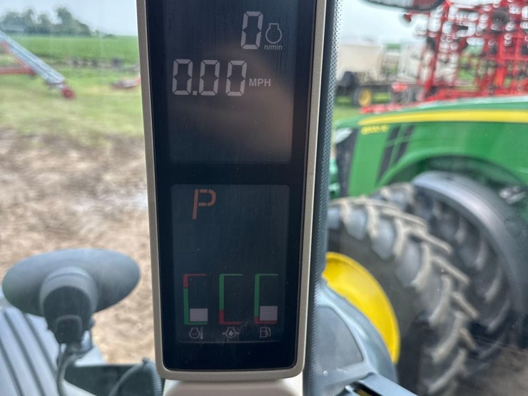 2013-john-deere-8235r-image-62