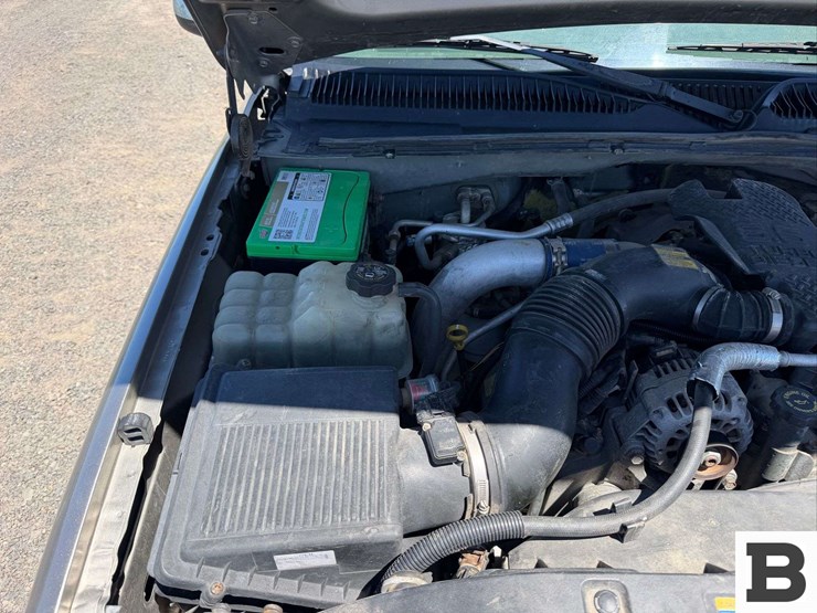 2002-chevrolet-silverado-2500hd-image-35