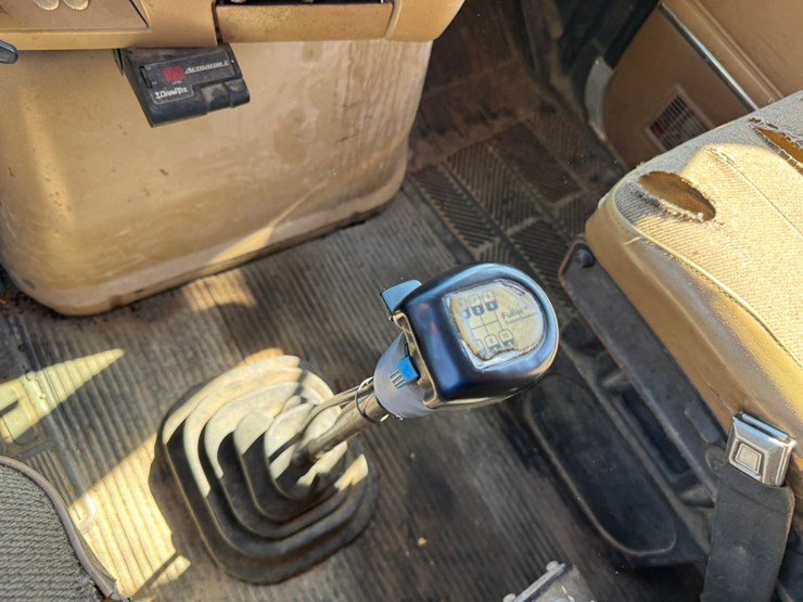 1989-ford-l9000-image-43