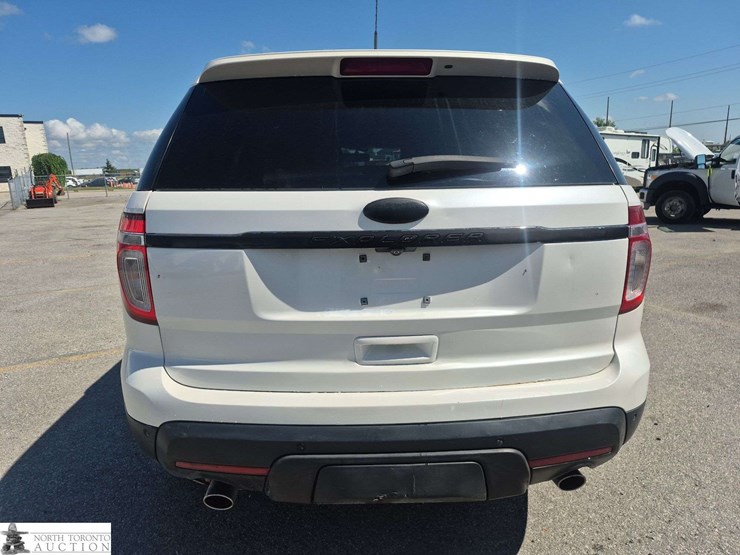 2011-ford-explorer-image-16