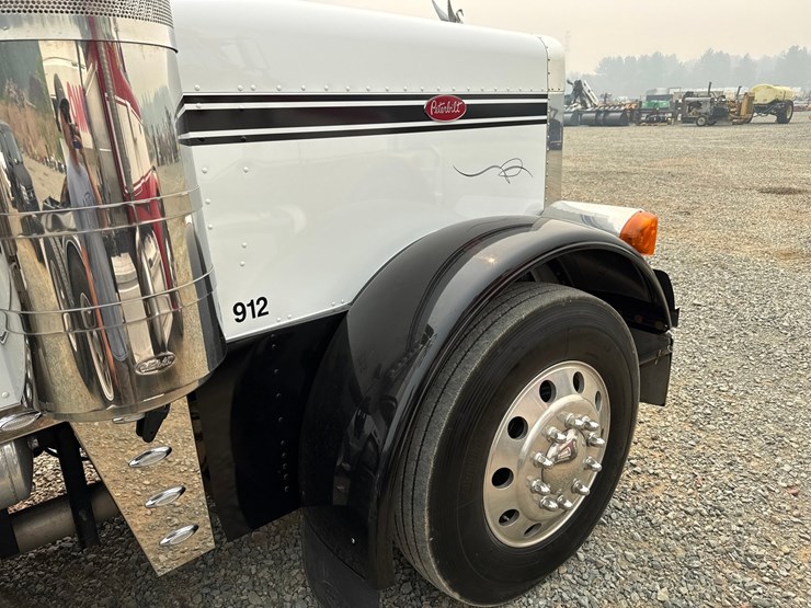 2007-peterbilt-379-image-12