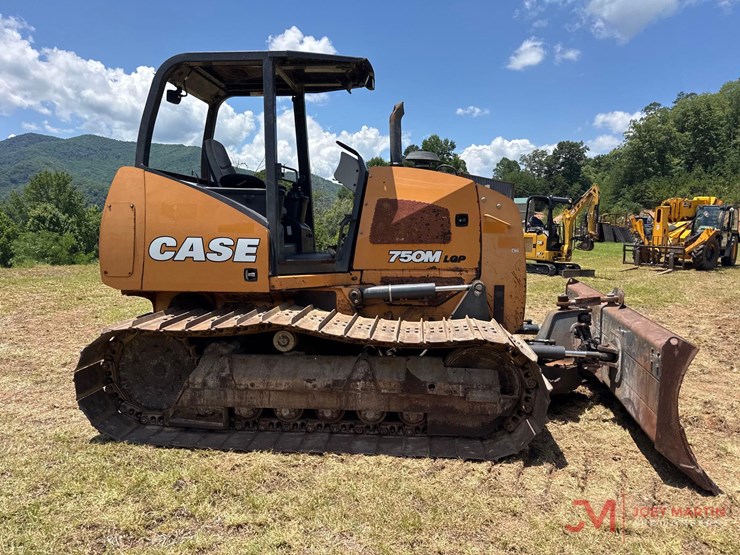 2018-case-750m-lgp-image-2