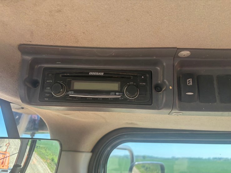 2013-doosan-dl250tc-image-63