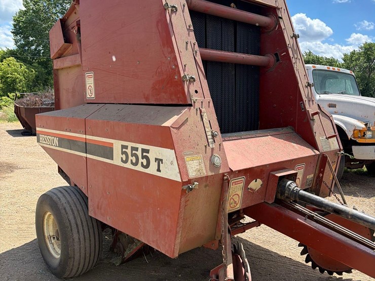 hesston-555t-image-5