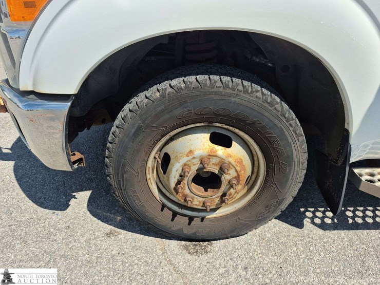 2011-ford-f350-image-19
