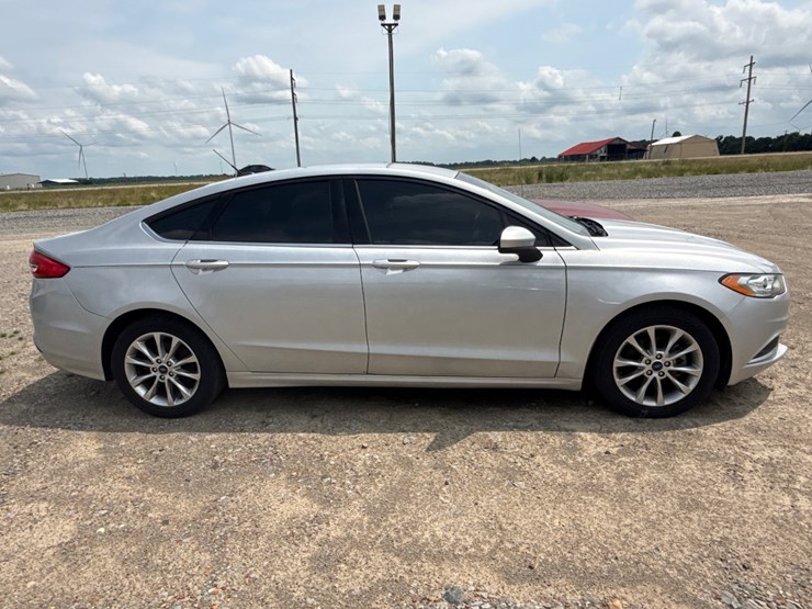 #48153-•-2017-ford-fusion-se-sedan-3fa6p0hd4hr287339-inv#-48153-image-4