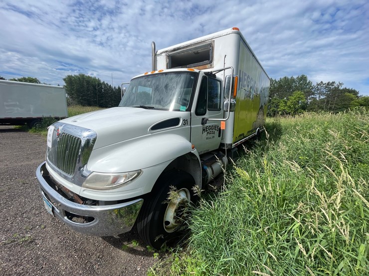 2017-international-durastar-4400-image-1