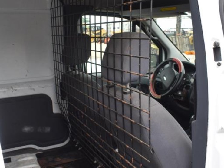 2010-ford-transit-image-15