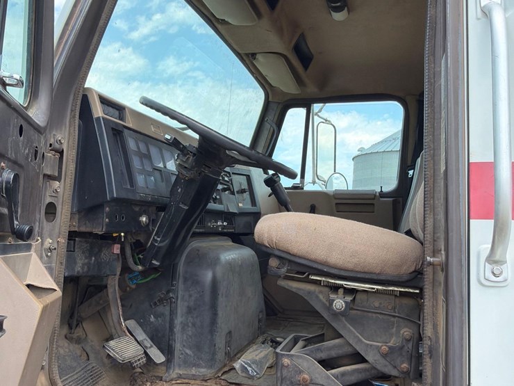 1991-cummins-855-image-32