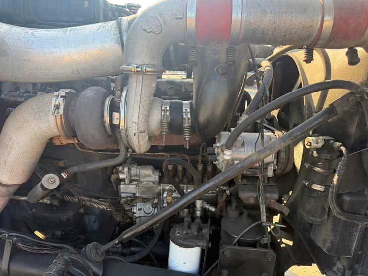 #2073-•-1991-mack-rd360s-day-cab-truck-tractor-image-37