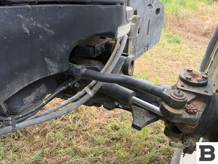 2007-new-holland-tg305-image-26
