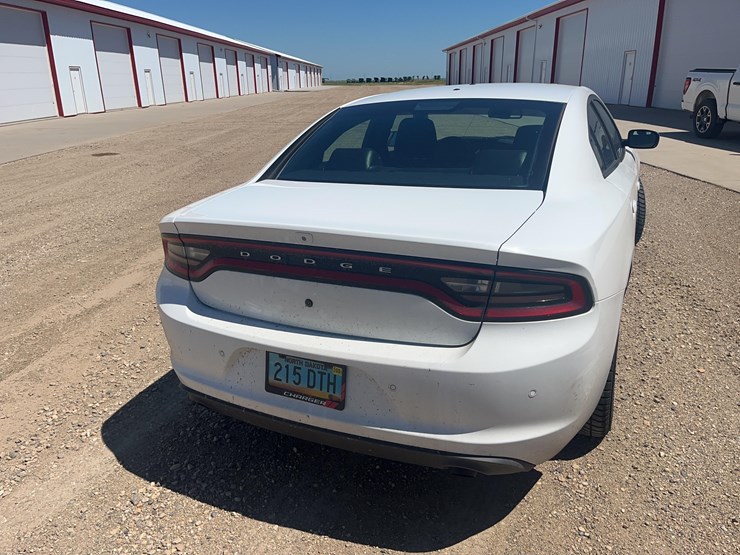2016-dodge-charger-awd-police-passenger-car-image-6