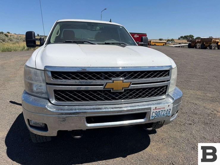 2013-chevrolet-silverado-3500-image-8