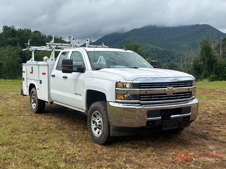 2016-chevrolet-3500hd-image-1