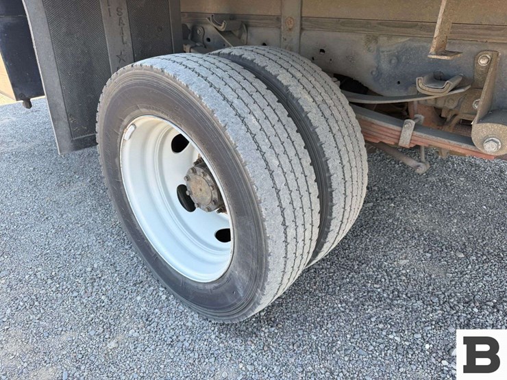 2013-ford-f550-image-34