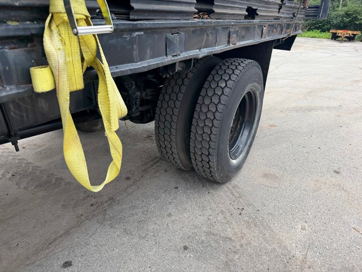 ford-f700-image-15