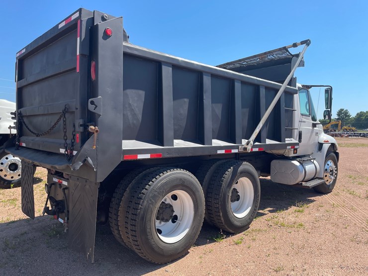 2003-international-durastar-4400-image-4