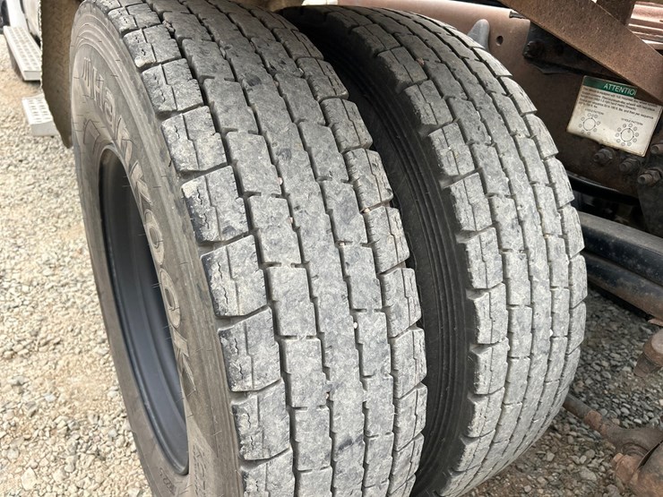 2003-freightliner-fl112-image-50