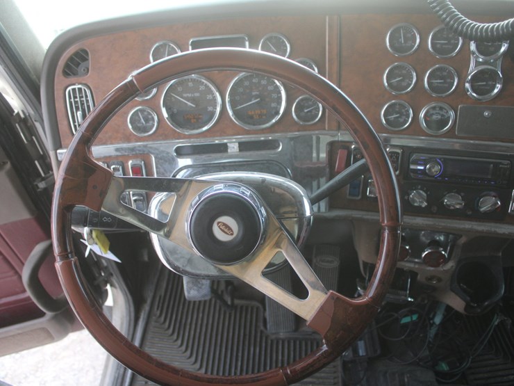 2006-peterbilt-379x-image-79