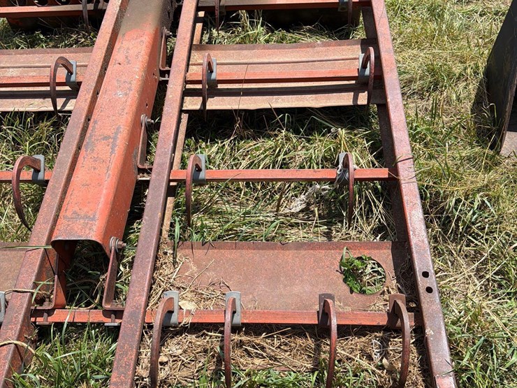 new-holland-l553-image-6