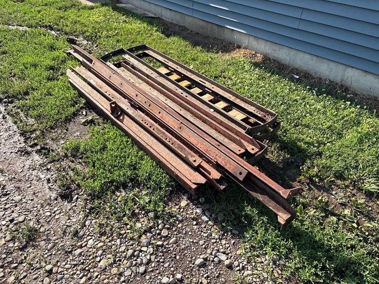 pile-of-assorted-steel-image-2