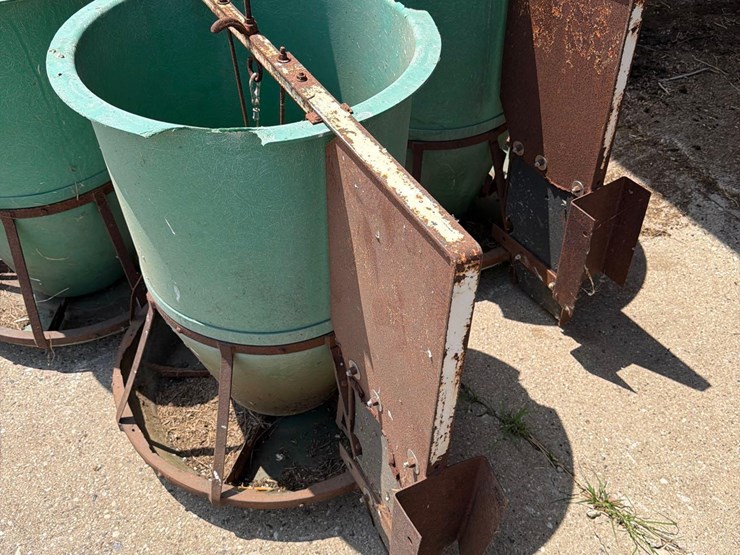 3-osborne-hog-feeders-image-5