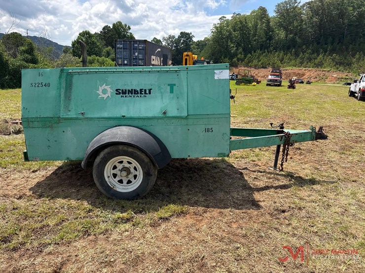 compair-1850-towable-air-compressor-image-2