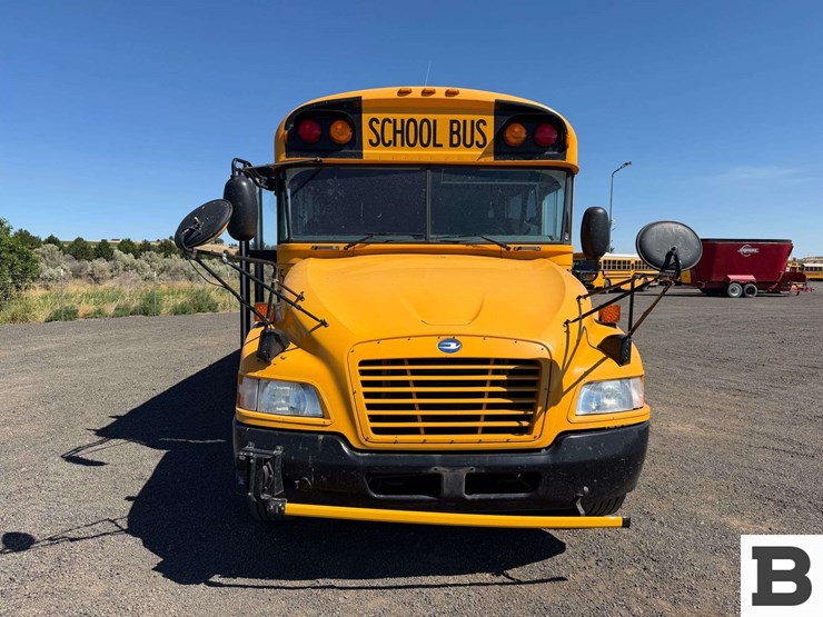 2011-blue-bird-bb-conventional-school-bus-image-8