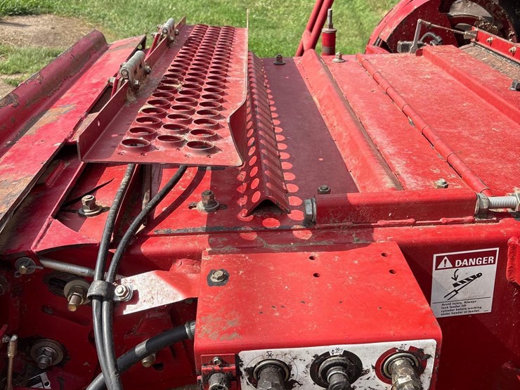 2006-international-2388-axle-flow-combine-image-11