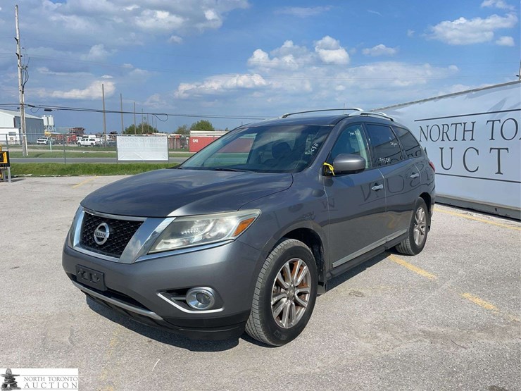 2015-nissan-pathfinder-image-1