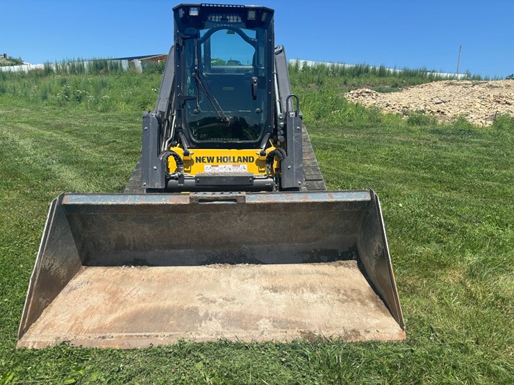 2025-new-holland-c362-image-6