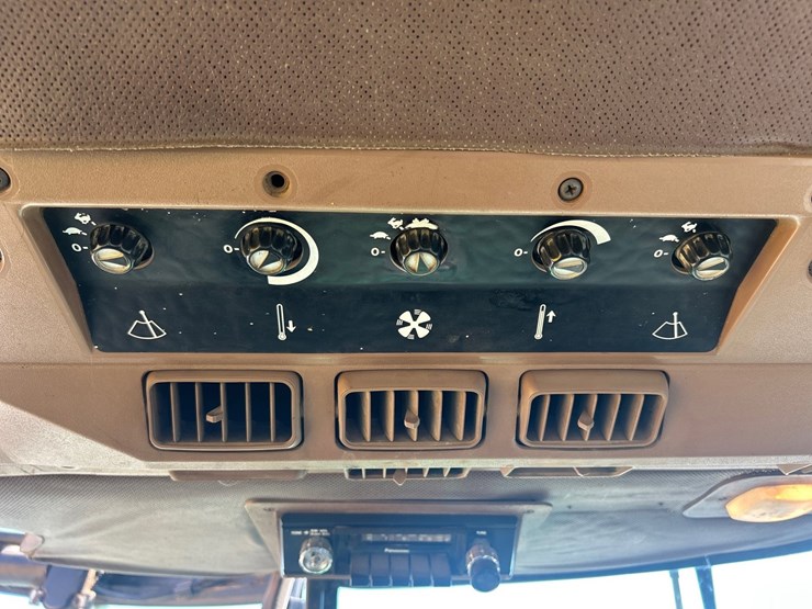 john-deere-8450-image-66