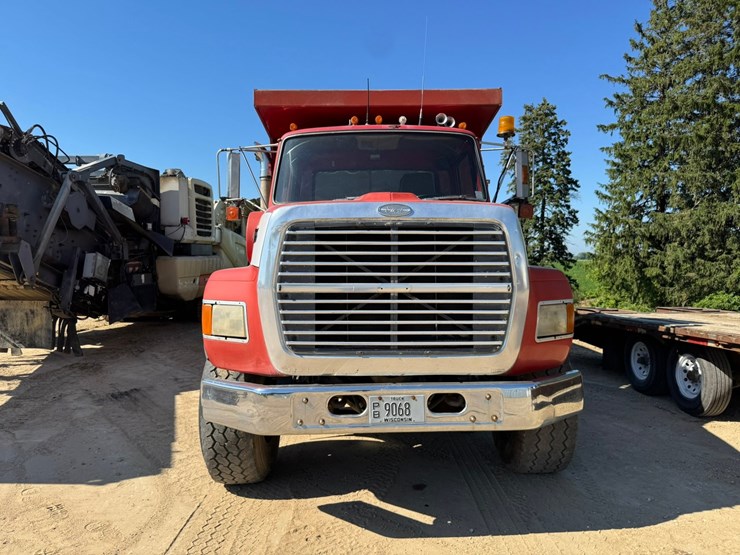 1989-ford-l9000-image-7