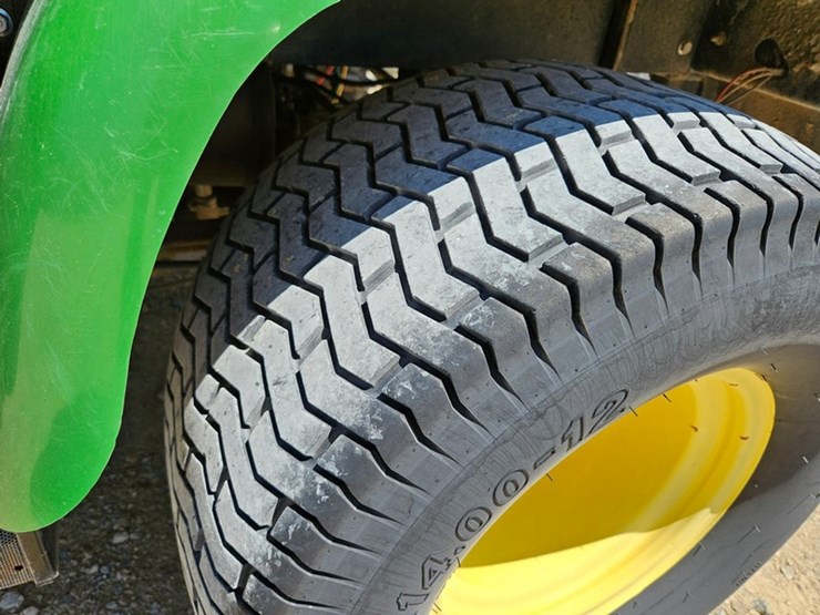 2016-john-deere-gator-image-15