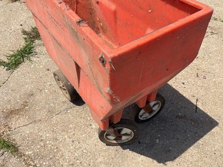highcroft-feed-cart-image-2