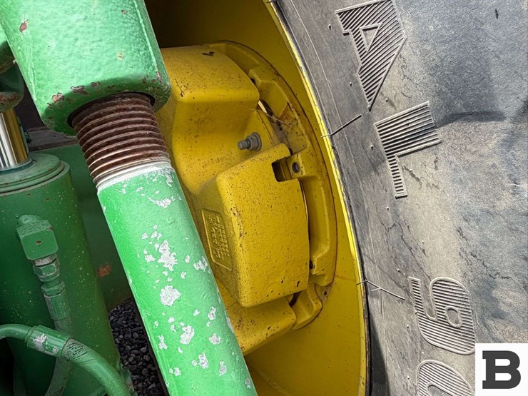 2014-john-deere-8345r-image-36